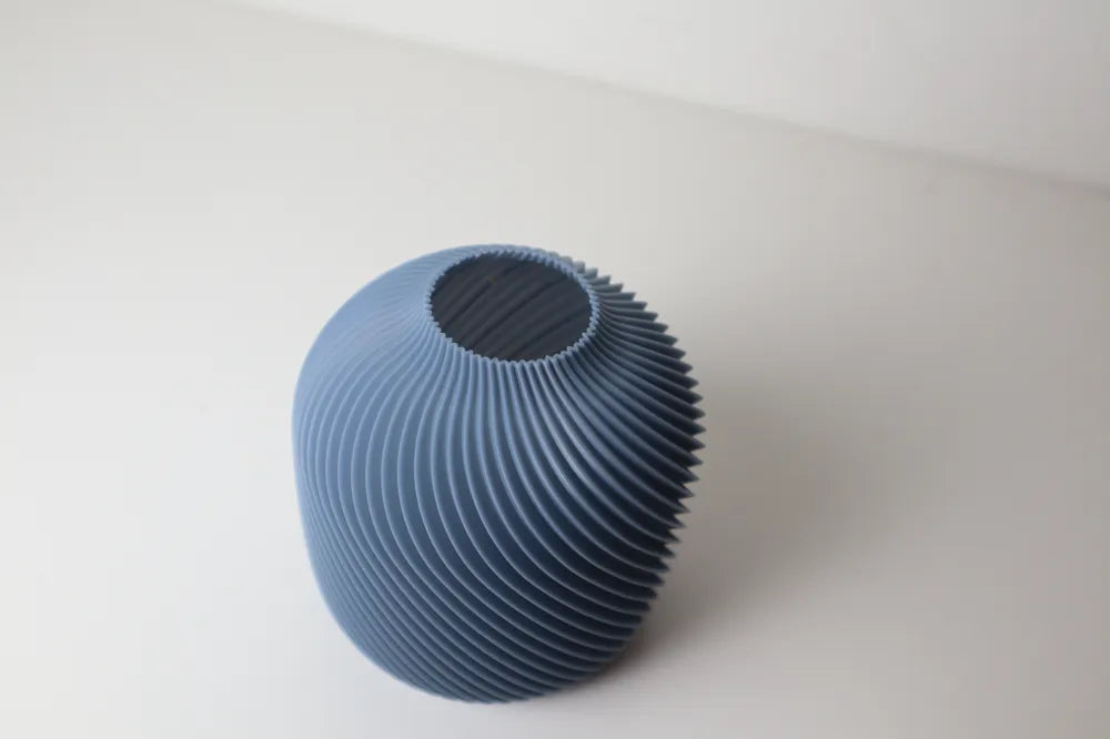 “7Art 3D Collection: Modern Harmony in Soft Textured Vases”