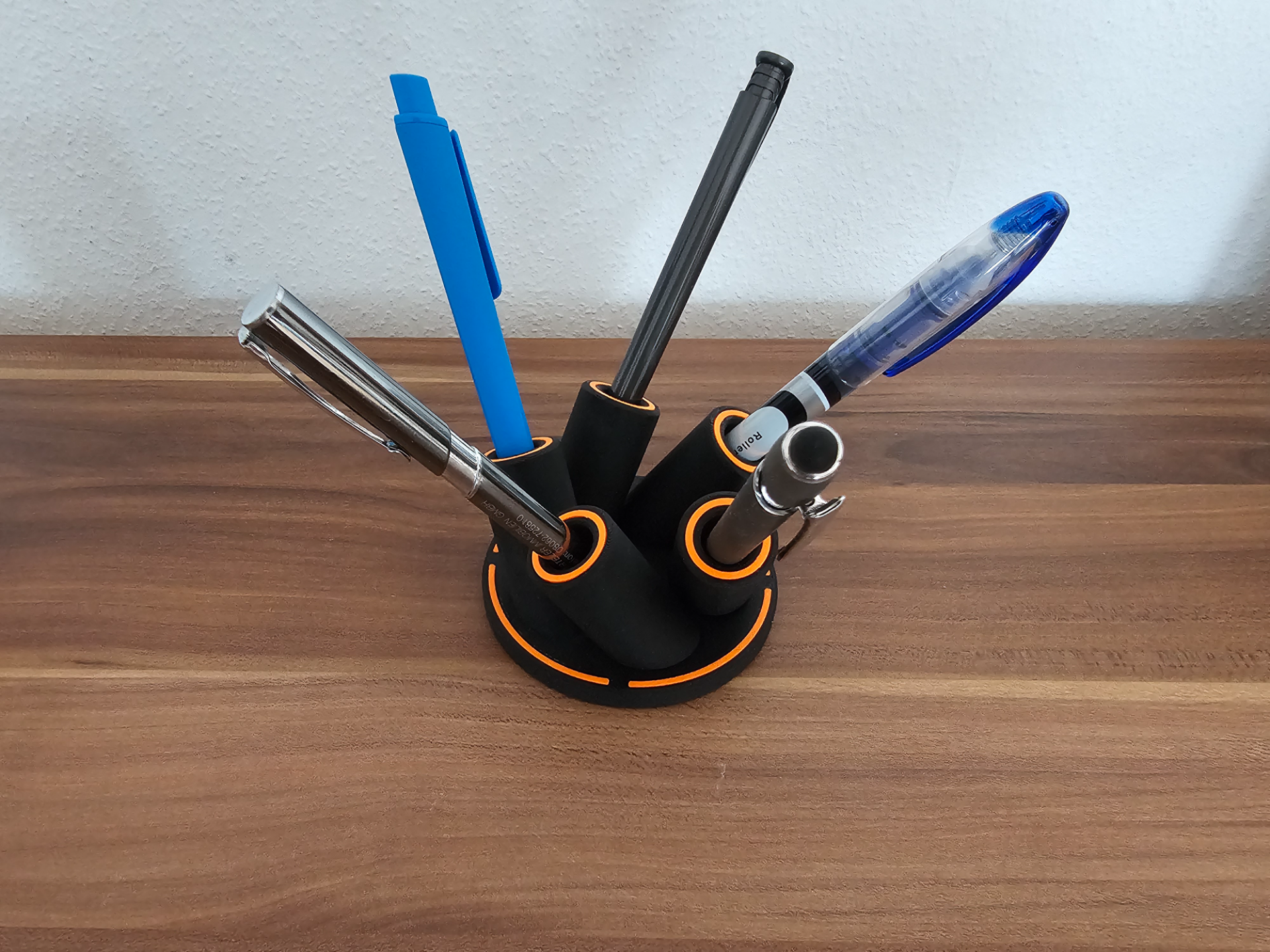 Futuristic Multi-Tube Pen Holder – Modern 3D Printed Desk Organizer