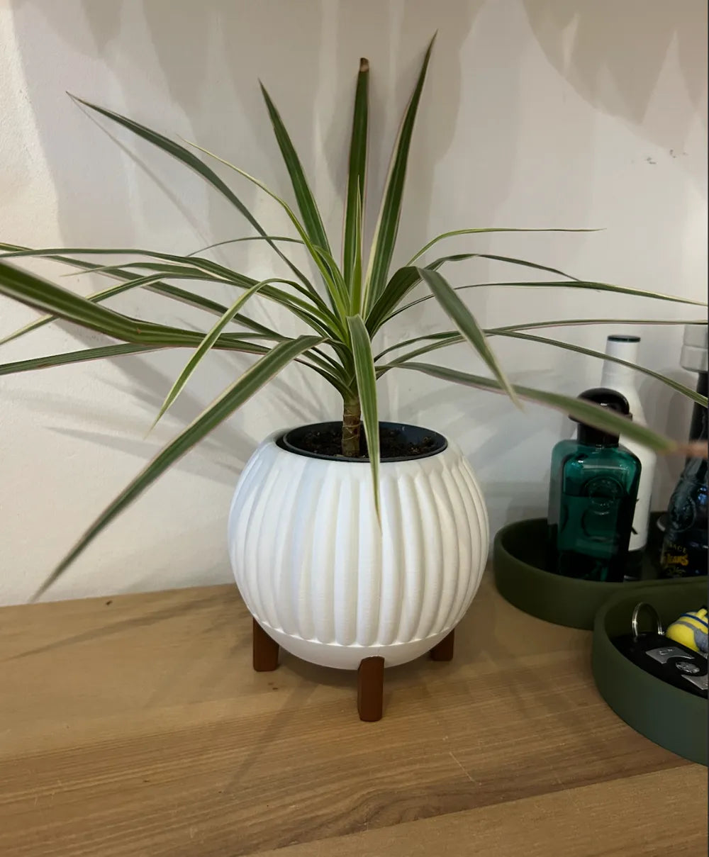 7art 3D Modern Ribbed Planter with Wooden Stand