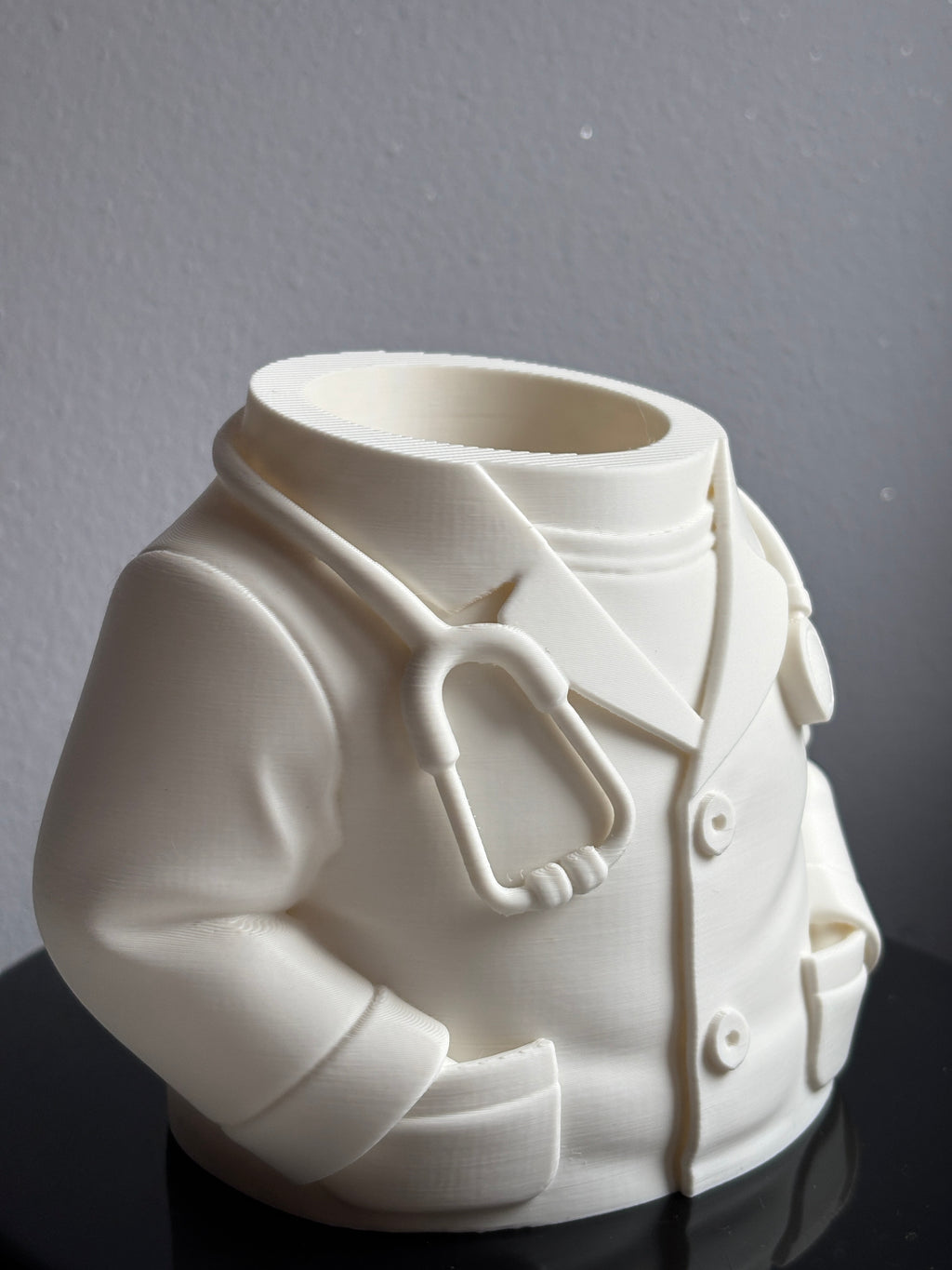 Doctor Coat Pen Holder – Creative Medical Desk Organizer (3D Printed)