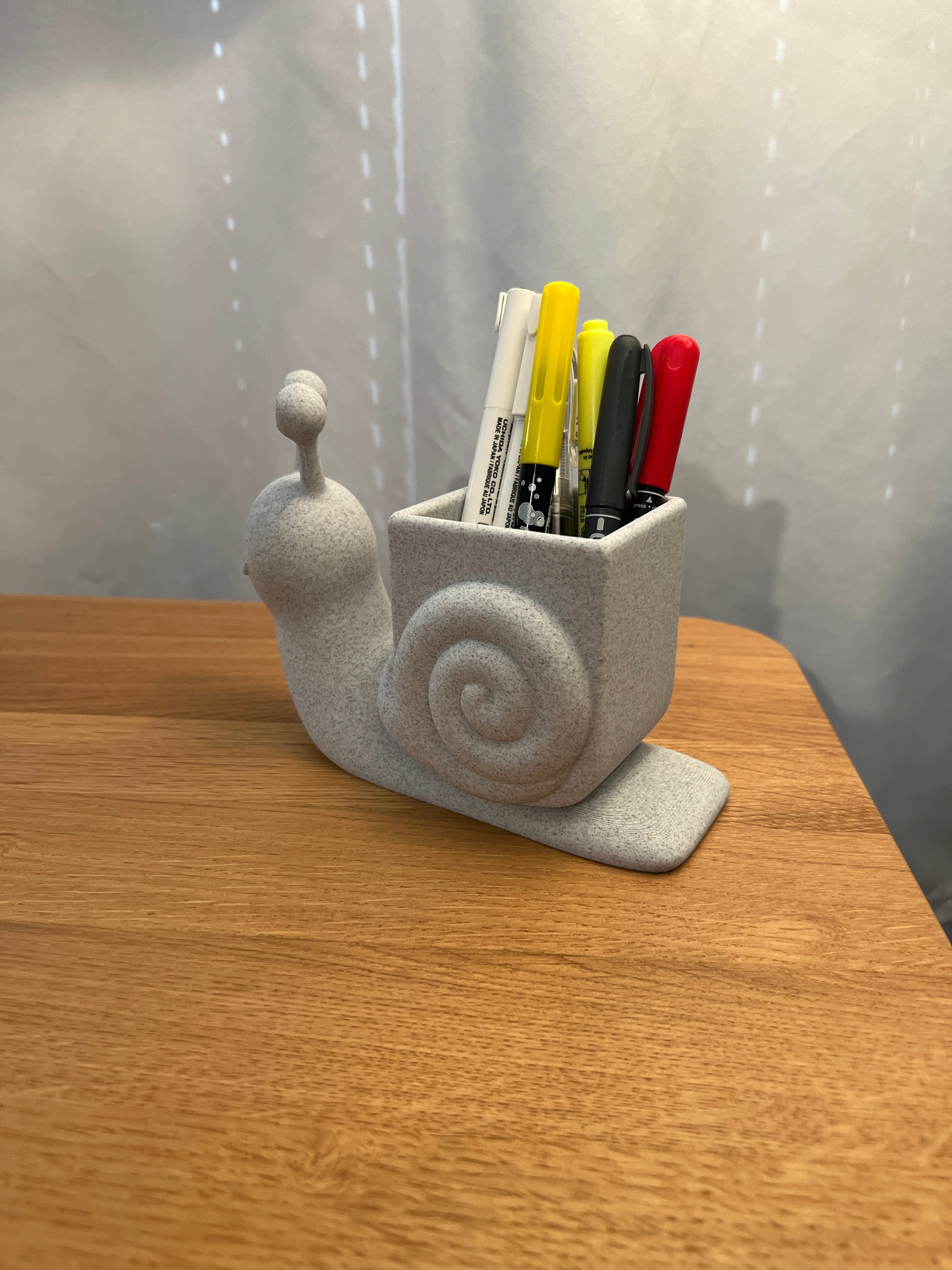 Snail Shape Desk Organizer – Cute 3D Printed Pen Holder