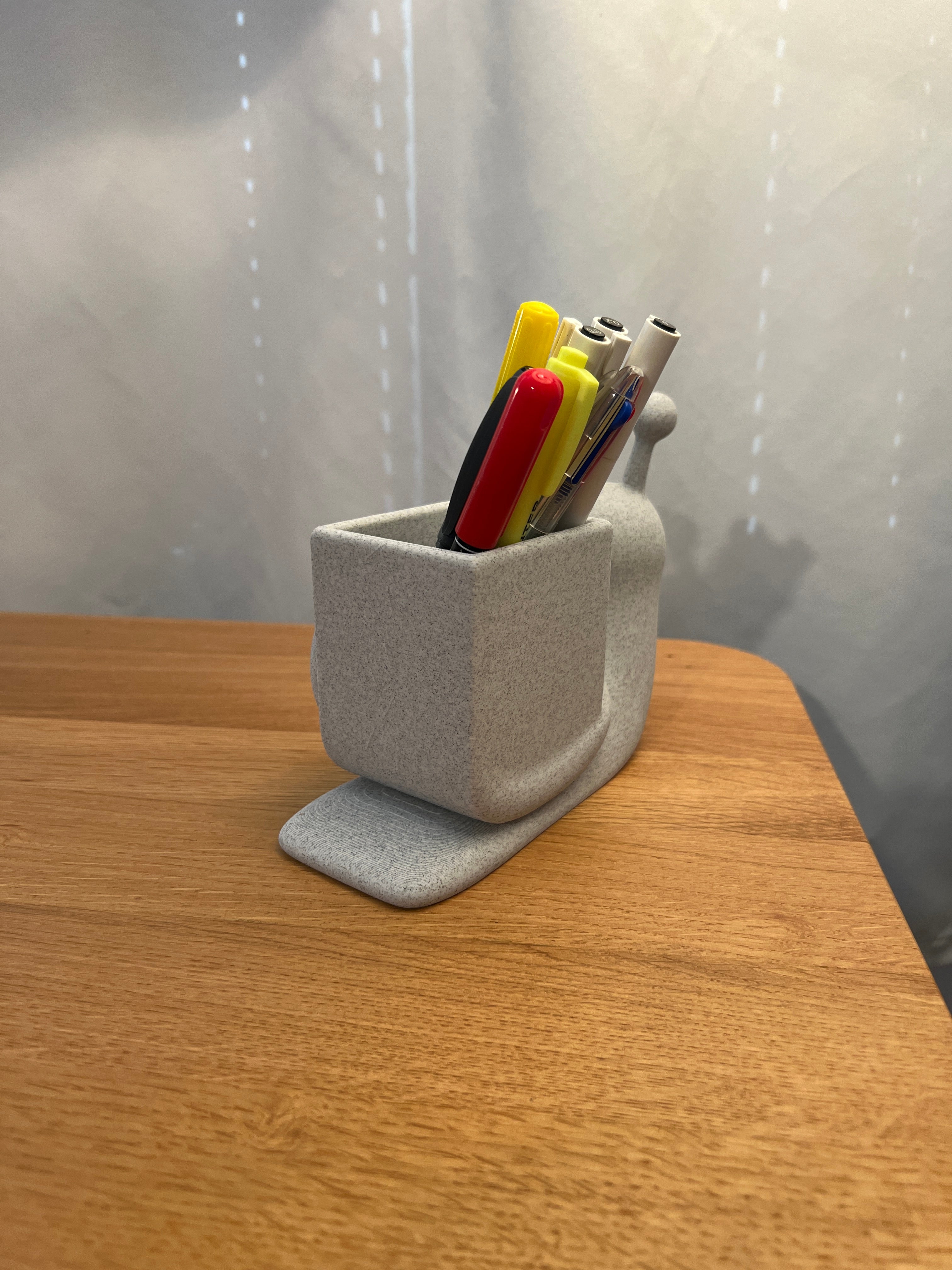 Snail Shape Desk Organizer – Cute 3D Printed Pen Holder