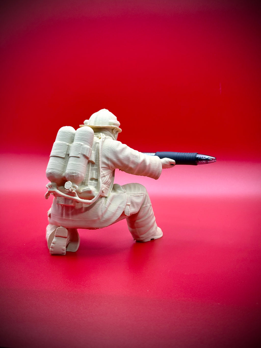 Creative Firefighter Pen Holder Statue – Unique Desk Decor Showpiece