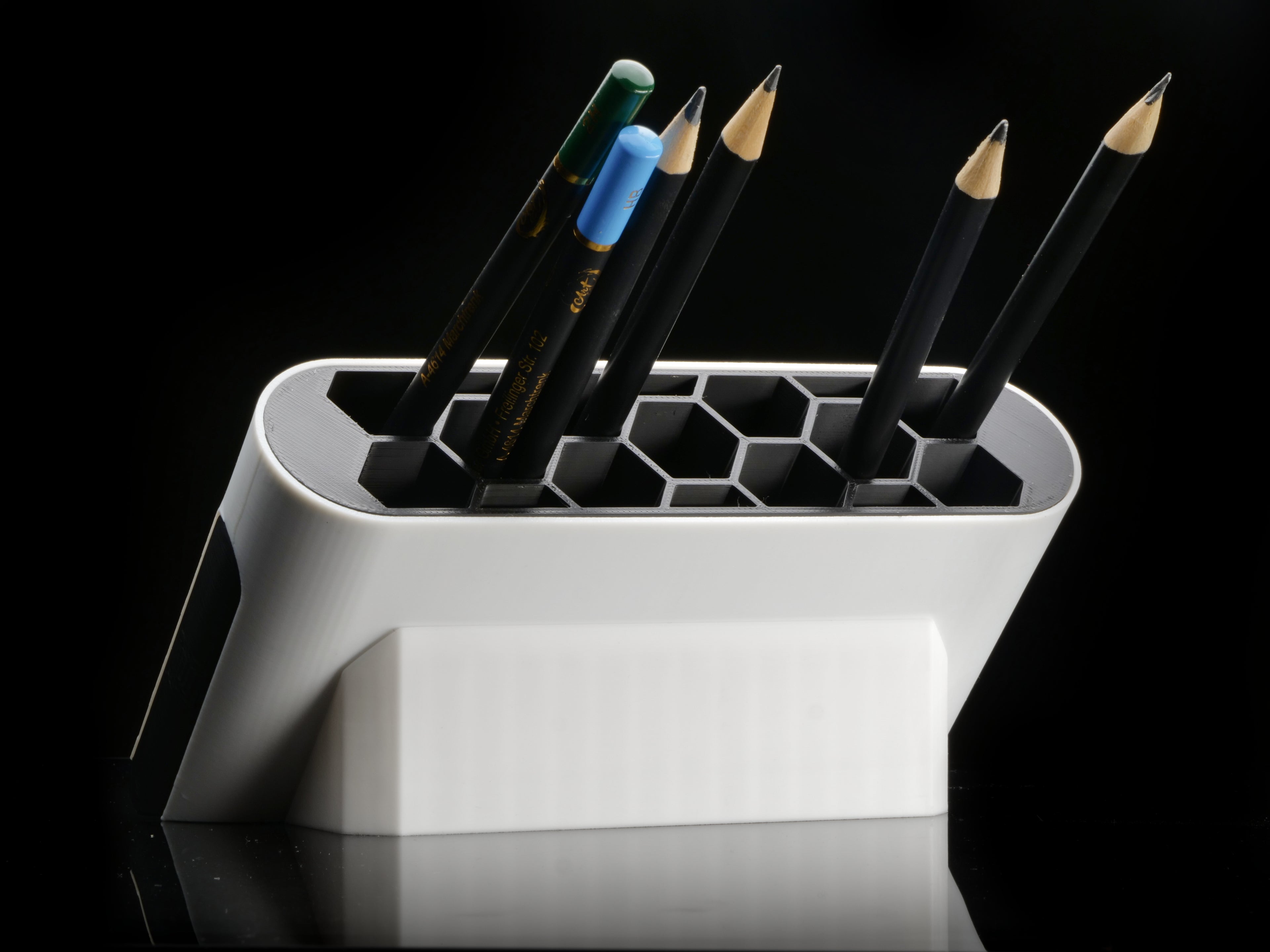 Geometric Honeycomb Desk Organizer – Modern Angled 3D Printed Pen Stand