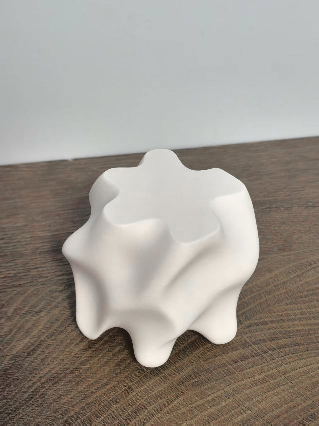 Organic Wave Wooden Planter Pot – Minimalist Sculptural Plant Holder